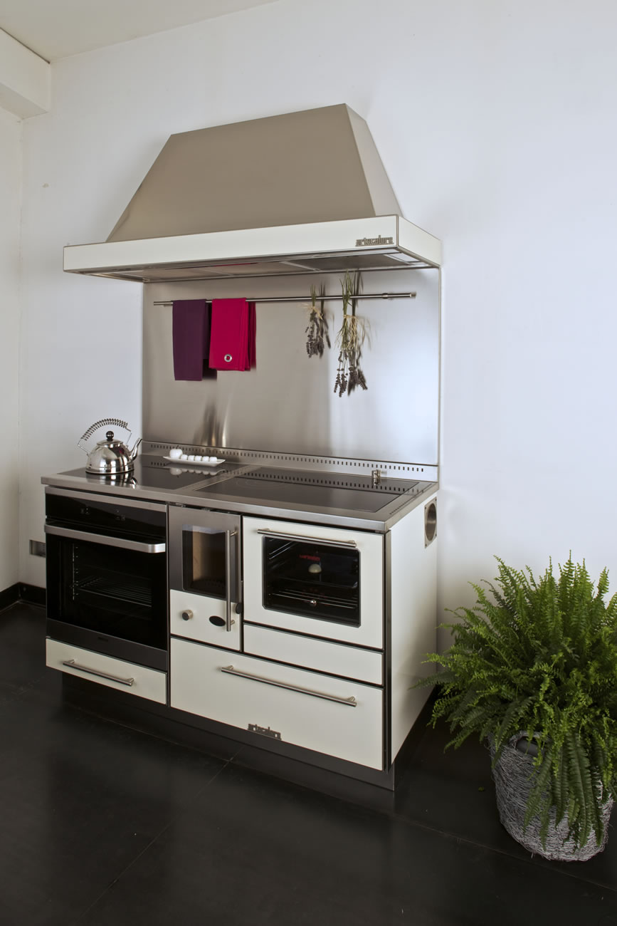 Cucine economiche a legna val di sole trentino Cucine a legna antiche